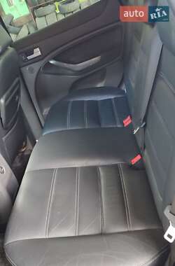 Позашляховик / Кросовер Ford Kuga 2012 в 