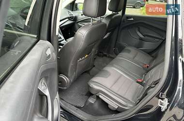 Позашляховик / Кросовер Ford Kuga 2013 в 