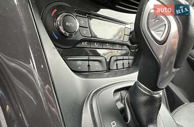 Позашляховик / Кросовер Ford Kuga 2013 в 