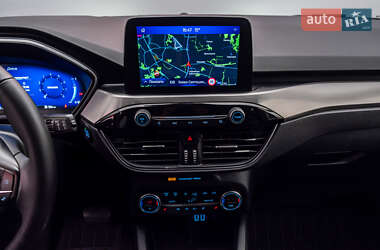 Внедорожник / Кроссовер Ford Kuga 2021 в 