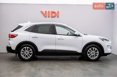 Внедорожник / Кроссовер Ford Kuga 2021 в 