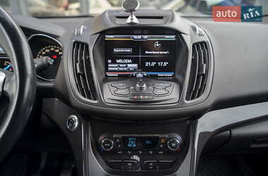 Внедорожник / Кроссовер Ford Kuga 2016 в 