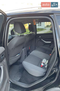 Внедорожник / Кроссовер Ford Kuga 2011 в 