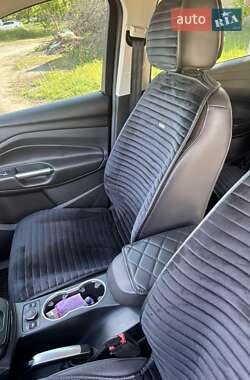 Внедорожник / Кроссовер Ford Kuga 2013 в 