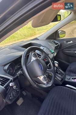Внедорожник / Кроссовер Ford Kuga 2013 в 