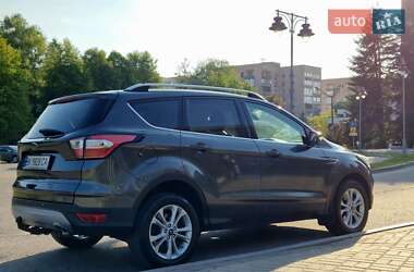 Внедорожник / Кроссовер Ford Kuga 2017 в 