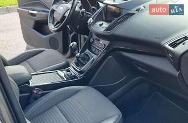 Внедорожник / Кроссовер Ford Kuga 2017 в 