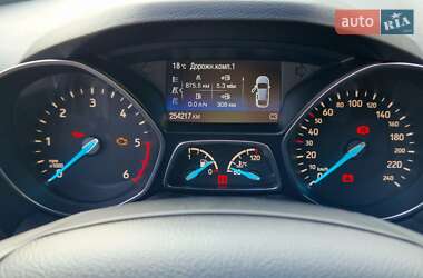 Внедорожник / Кроссовер Ford Kuga 2017 в 