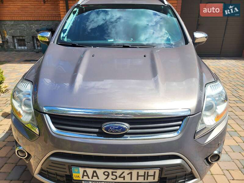 Внедорожник / Кроссовер Ford Kuga 2012 в 