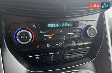 Внедорожник / Кроссовер Ford Kuga 2016 в 