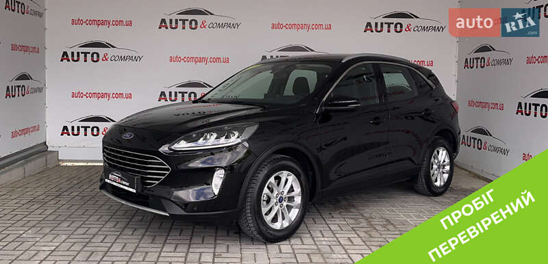 Позашляховик / Кросовер Ford Kuga 2021 в 