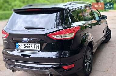 Внедорожник / Кроссовер Ford Kuga 2016 в 
