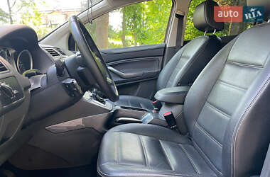Позашляховик / Кросовер Ford Kuga 2012 в 