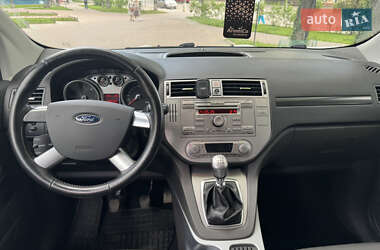 Позашляховик / Кросовер Ford Kuga 2012 в 