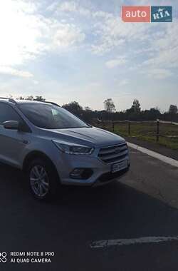 Позашляховик / Кросовер Ford Kuga 2019 в Ромнах