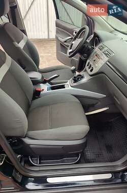 Внедорожник / Кроссовер Ford Kuga 2011 в 
