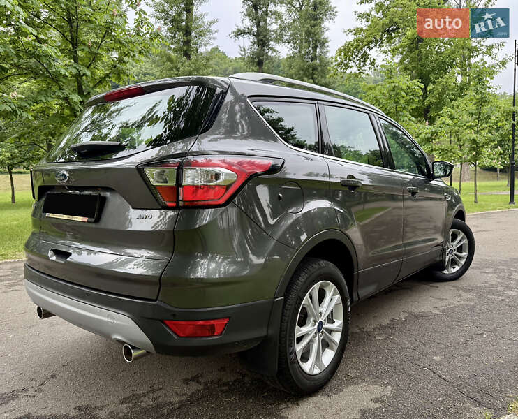 Внедорожник / Кроссовер Ford Kuga 2019 в Киеве