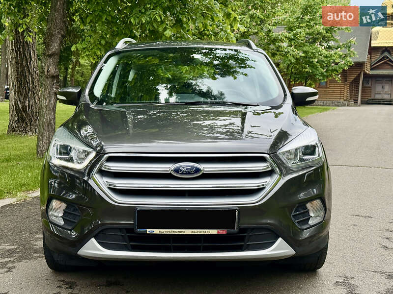 Внедорожник / Кроссовер Ford Kuga 2019 в Киеве