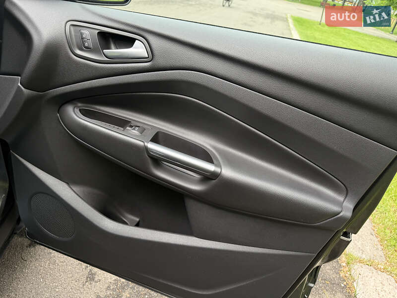 Внедорожник / Кроссовер Ford Kuga 2019 в Киеве