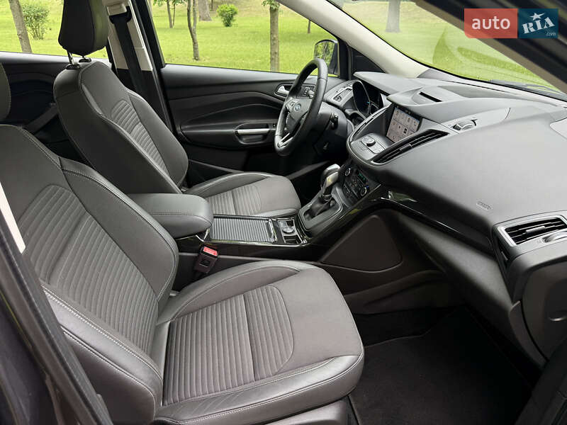 Внедорожник / Кроссовер Ford Kuga 2019 в Киеве