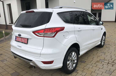 Позашляховик / Кросовер Ford Kuga 2016 в 