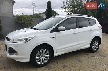 Позашляховик / Кросовер Ford Kuga 2016 в 