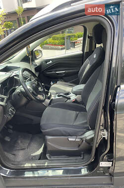 Внедорожник / Кроссовер Ford Kuga 2013 в 