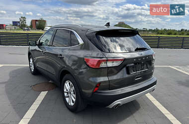 Внедорожник / Кроссовер Ford Kuga 2021 в 