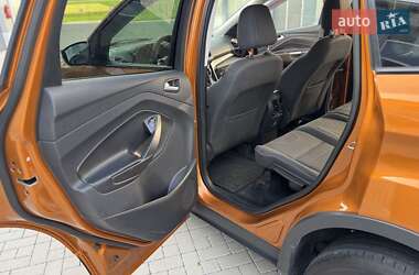 Внедорожник / Кроссовер Ford Kuga 2015 в 