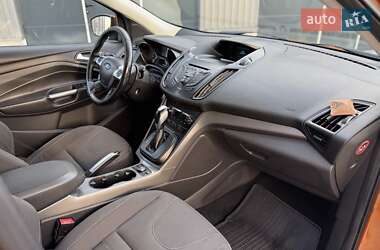 Внедорожник / Кроссовер Ford Kuga 2015 в 
