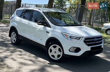 Позашляховик / Кросовер Ford Kuga 2017 в Мукачевому