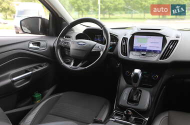 Внедорожник / Кроссовер Ford Kuga 2019 в 