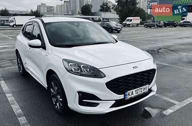 Позашляховик / Кросовер Ford Kuga 2021 в 