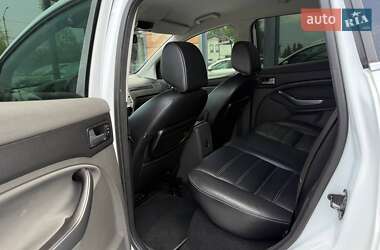 Внедорожник / Кроссовер Ford Kuga 2011 в 