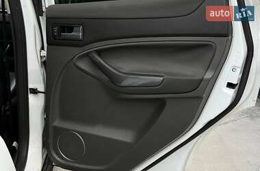 Внедорожник / Кроссовер Ford Kuga 2011 в 