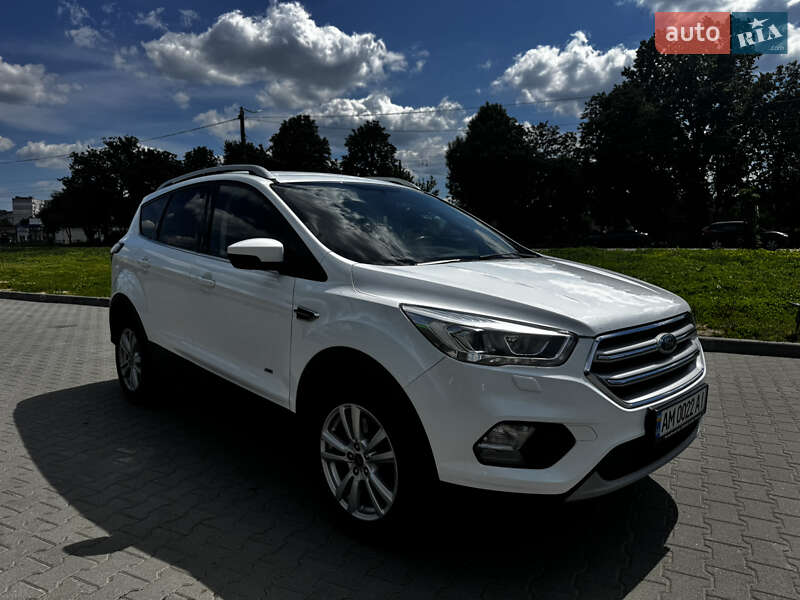Внедорожник / Кроссовер Ford Kuga 2018 в Житомире