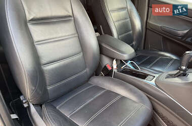 Позашляховик / Кросовер Ford Kuga 2011 в 
