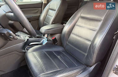 Позашляховик / Кросовер Ford Kuga 2011 в 