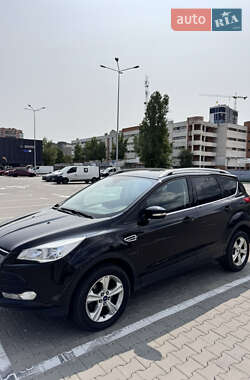 Позашляховик / Кросовер Ford Kuga 2016 в Києві