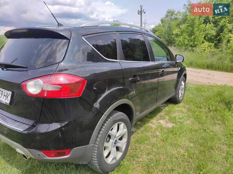 Внедорожник / Кроссовер Ford Kuga 2012 в Миргороде