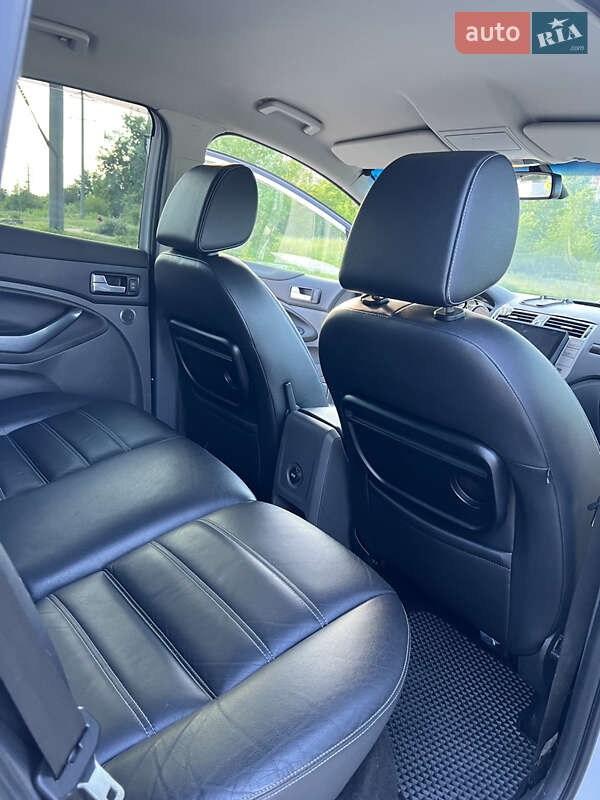 Внедорожник / Кроссовер Ford Kuga 2011 в Киеве