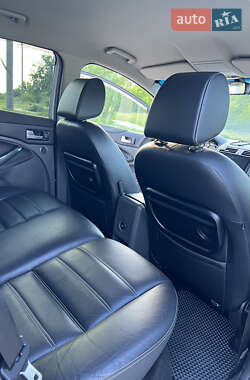 Внедорожник / Кроссовер Ford Kuga 2011 в 