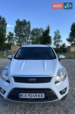 Внедорожник / Кроссовер Ford Kuga 2011 в 