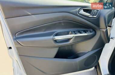 Внедорожник / Кроссовер Ford Kuga 2013 в 