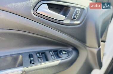 Внедорожник / Кроссовер Ford Kuga 2013 в 