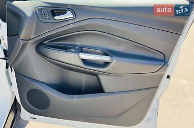 Внедорожник / Кроссовер Ford Kuga 2013 в 