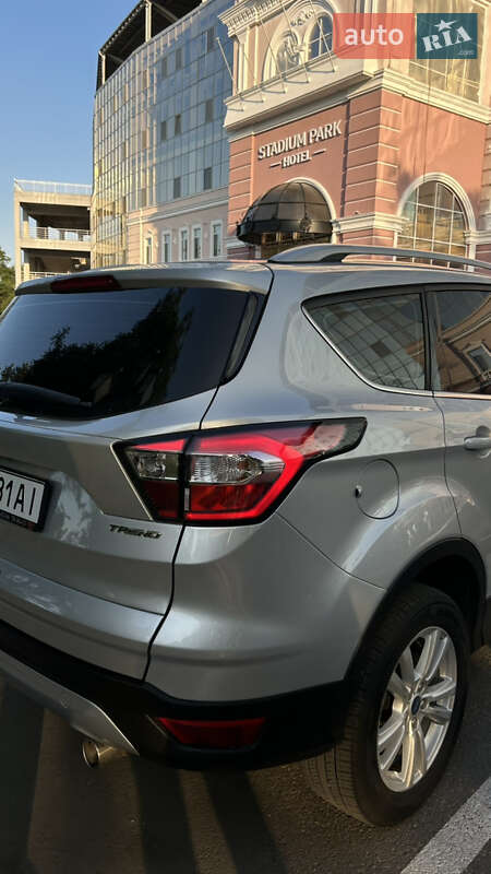Позашляховик / Кросовер Ford Kuga 2017 в Одесі