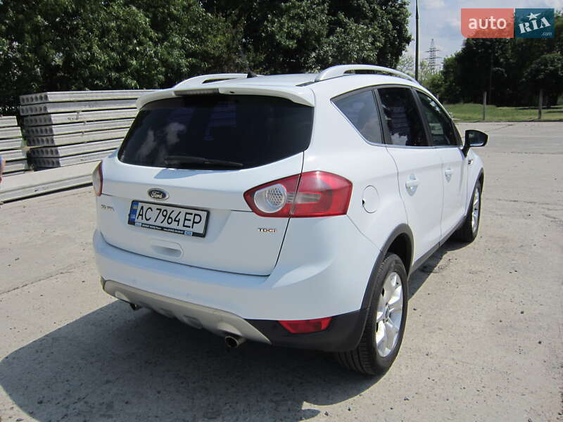 Позашляховик / Кросовер Ford Kuga 2011 в Цумані