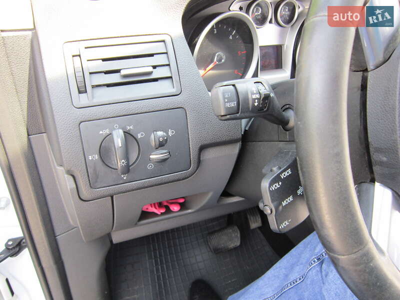 Позашляховик / Кросовер Ford Kuga 2011 в Цумані