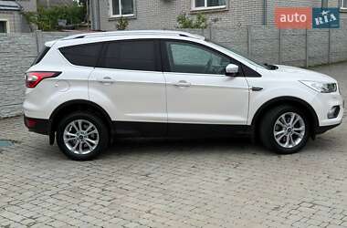 Внедорожник / Кроссовер Ford Kuga 2019 в 